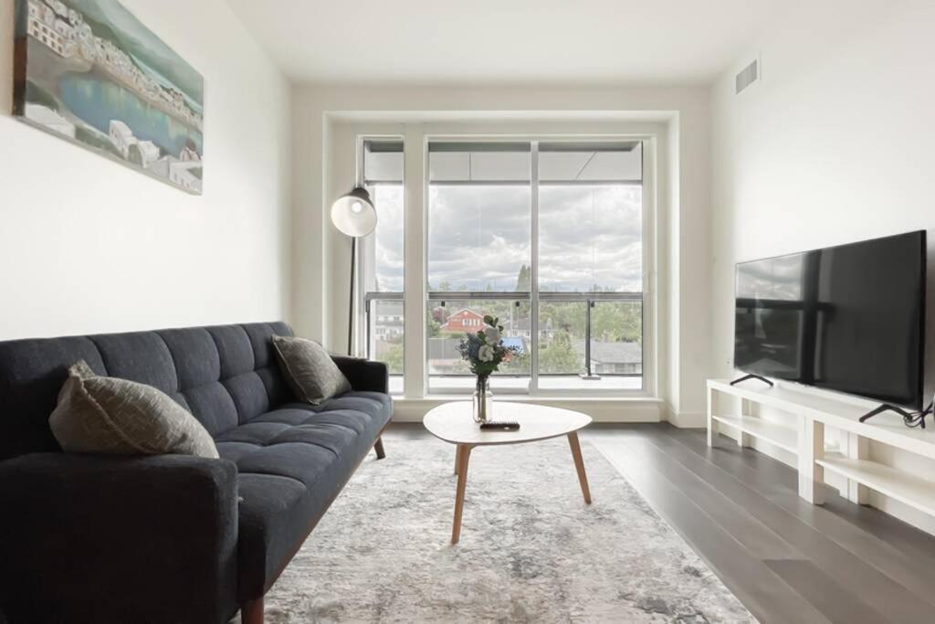 Spacious New Apartment With Working Space@Oakridge Ванкувър Екстериор снимка